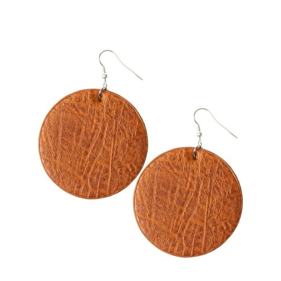 Trend Friends - Brown Leather Earrings - Picture 2 of 2